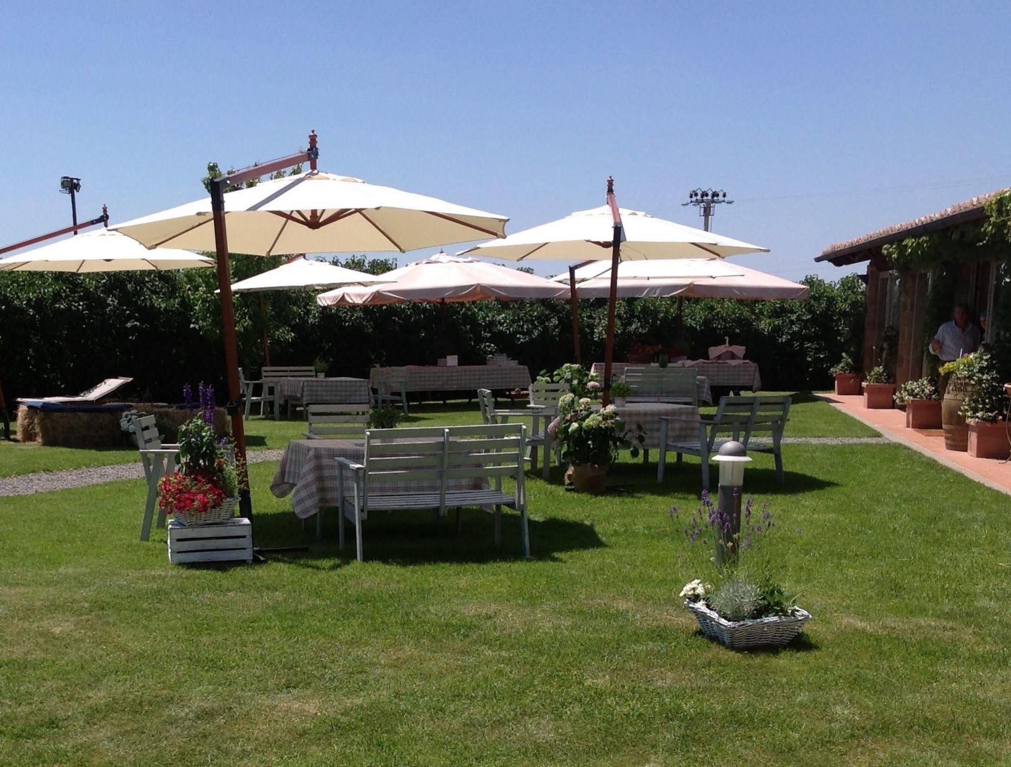 Agriturismo Casale Bonaparte Cellere Buitenkant foto