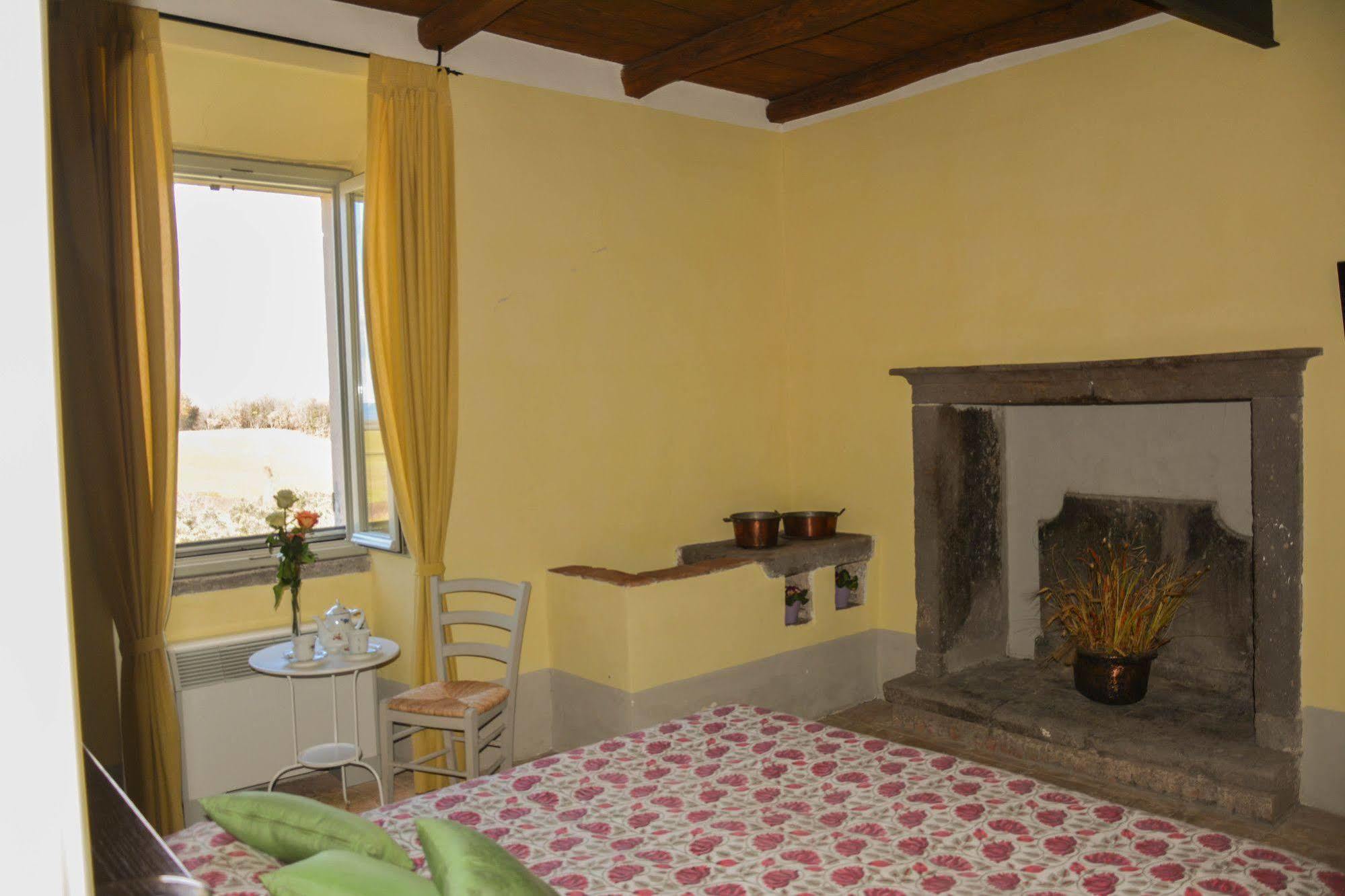 Agriturismo Casale Bonaparte Cellere Buitenkant foto