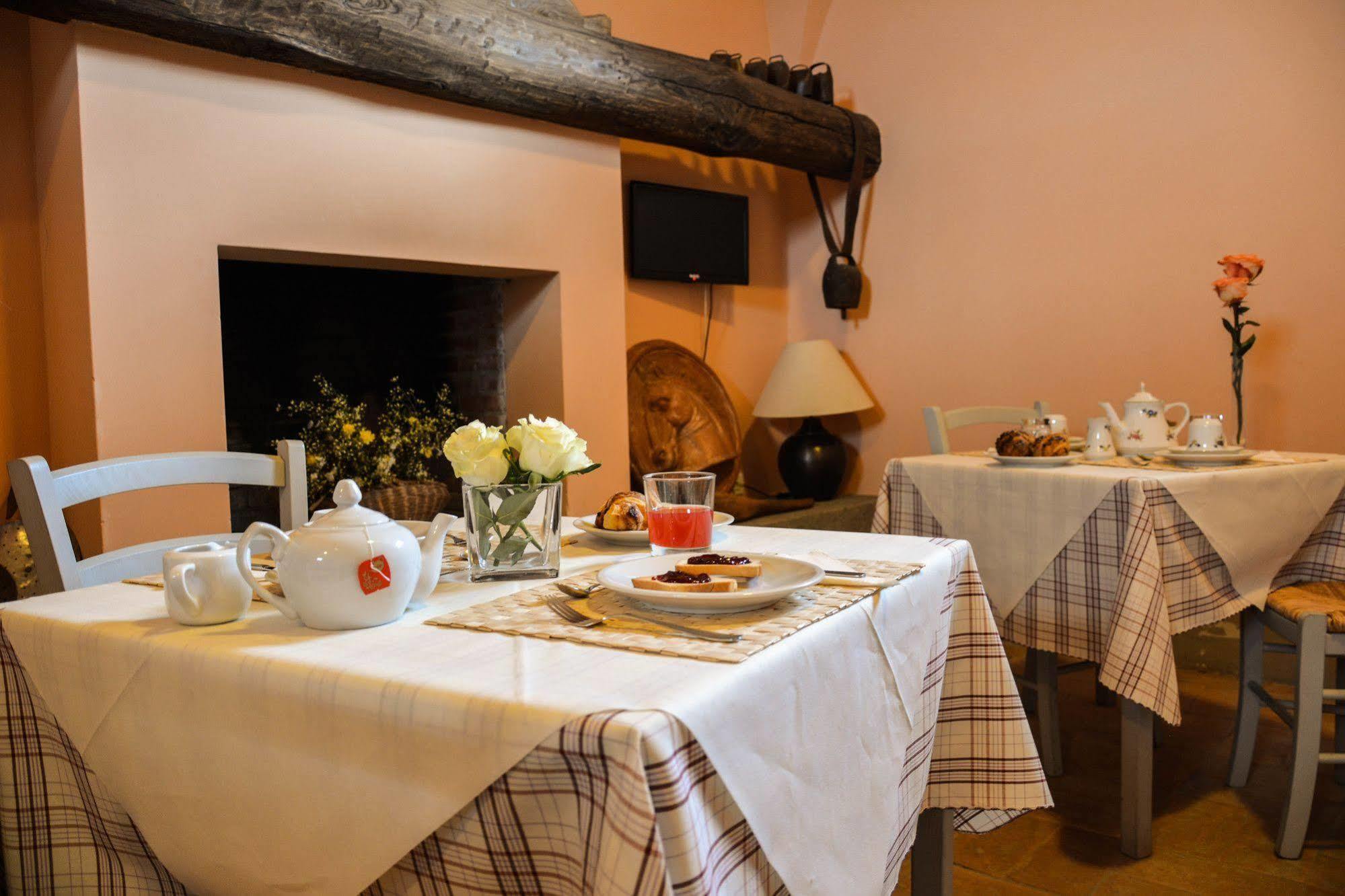 Agriturismo Casale Bonaparte Cellere Buitenkant foto