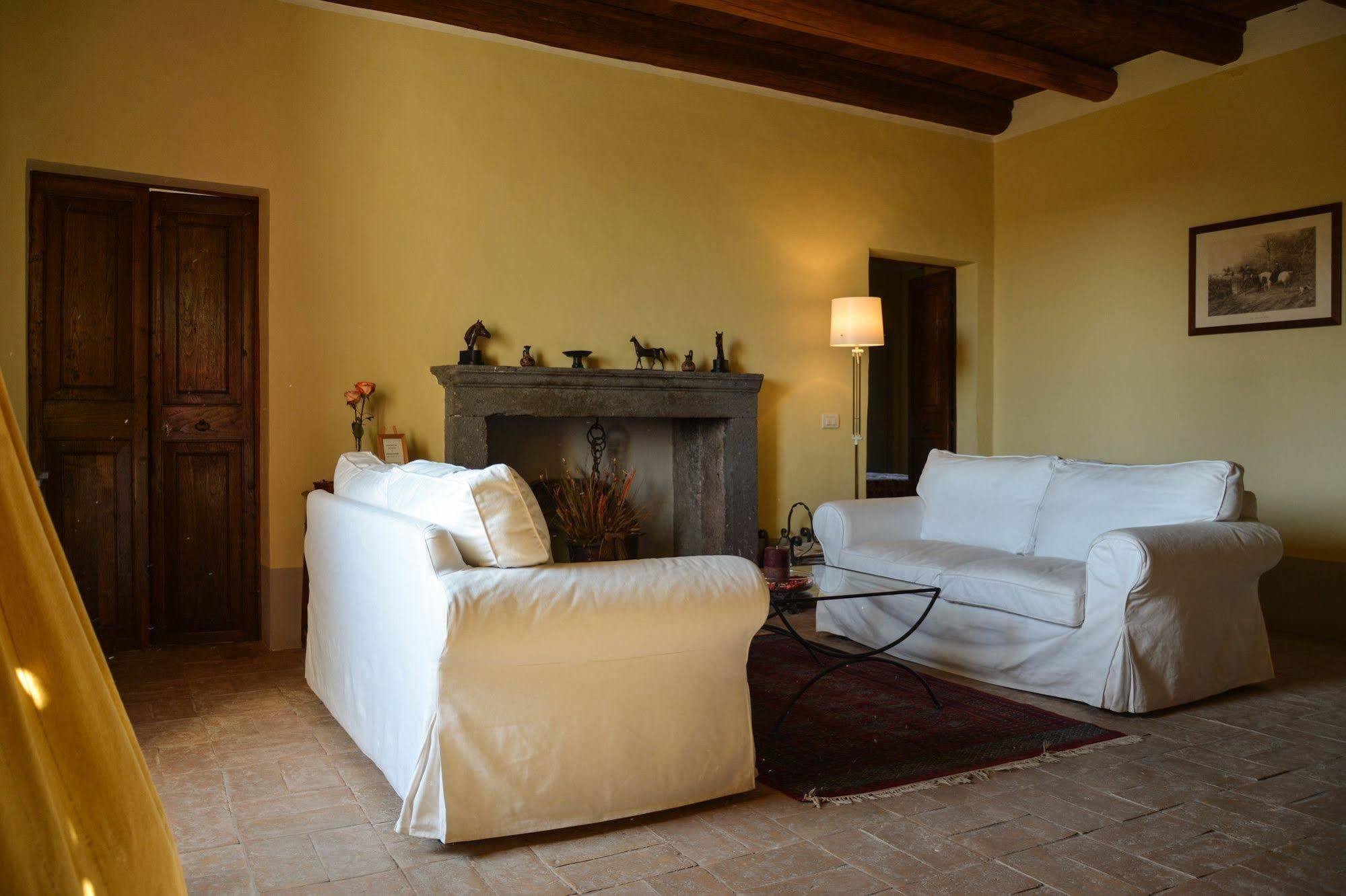 Agriturismo Casale Bonaparte Cellere Buitenkant foto
